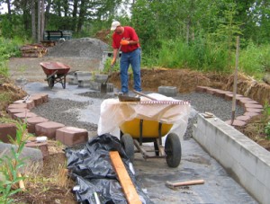 8-craigspreadgravel Craig laying blocks