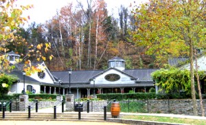 jd-front-entrance Jack Daniels Distillery